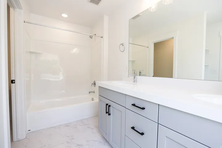 Primary bathroom (bathroom #4)
