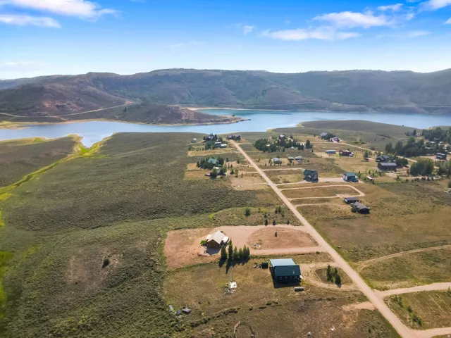 Expansive parcel featuring a natural landscape and surrounding hills