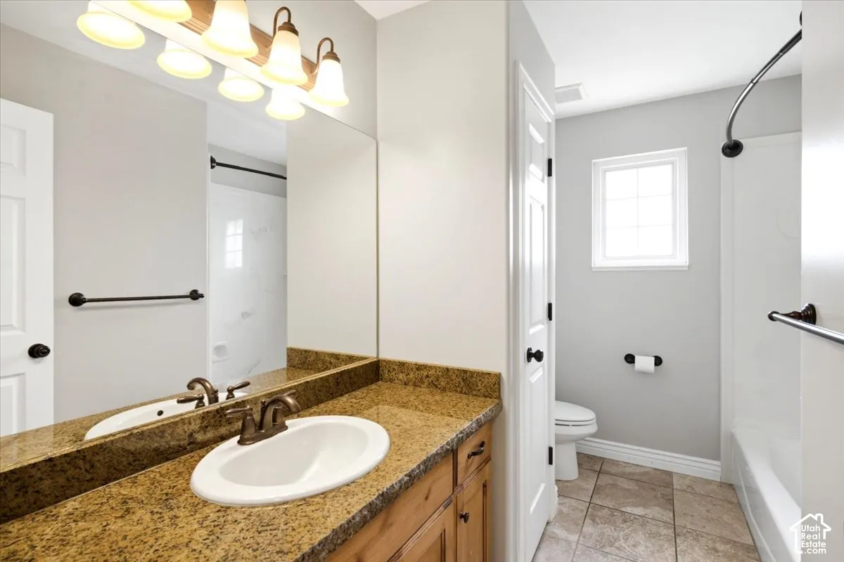 Main level full bathroom