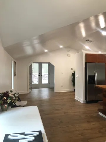 Vaulted ceilings with recessed lighting