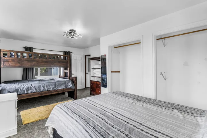 Recessed lighting and ceiling-mounted fixture