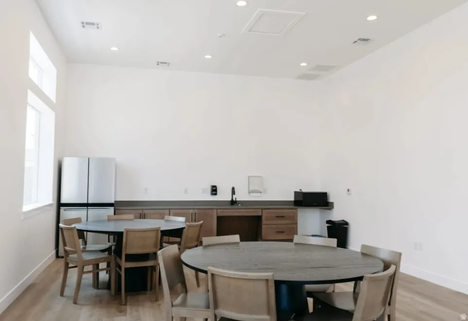Mountain Ridge Clubhouse Kitchenette