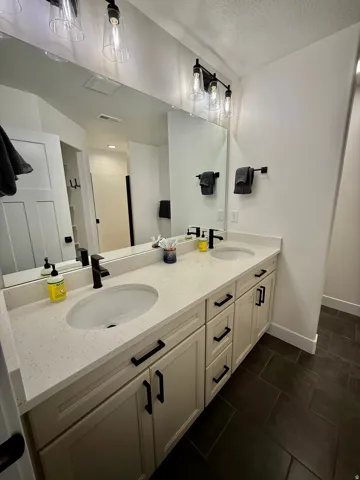 Primary ensuite bathroom
