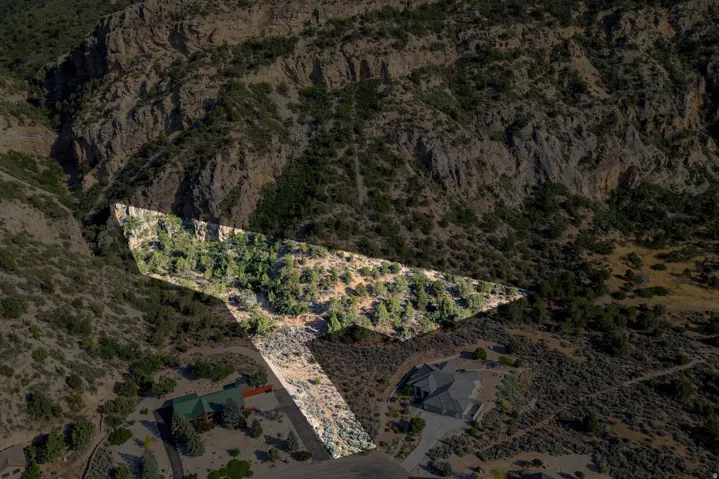 2235 S Chekshani Cliffs, New Harmony, Utah 84757