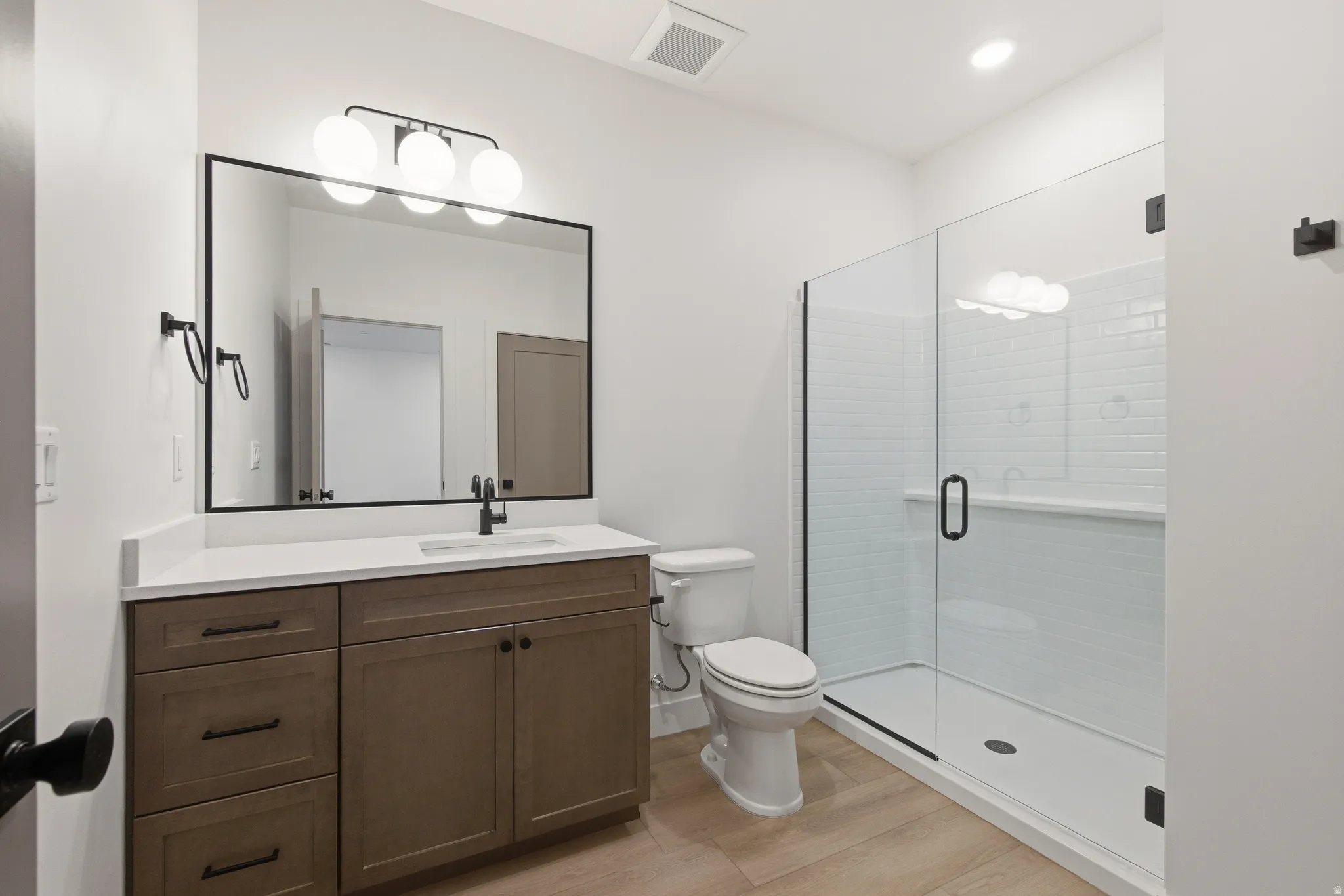 *Photo of similar unit*