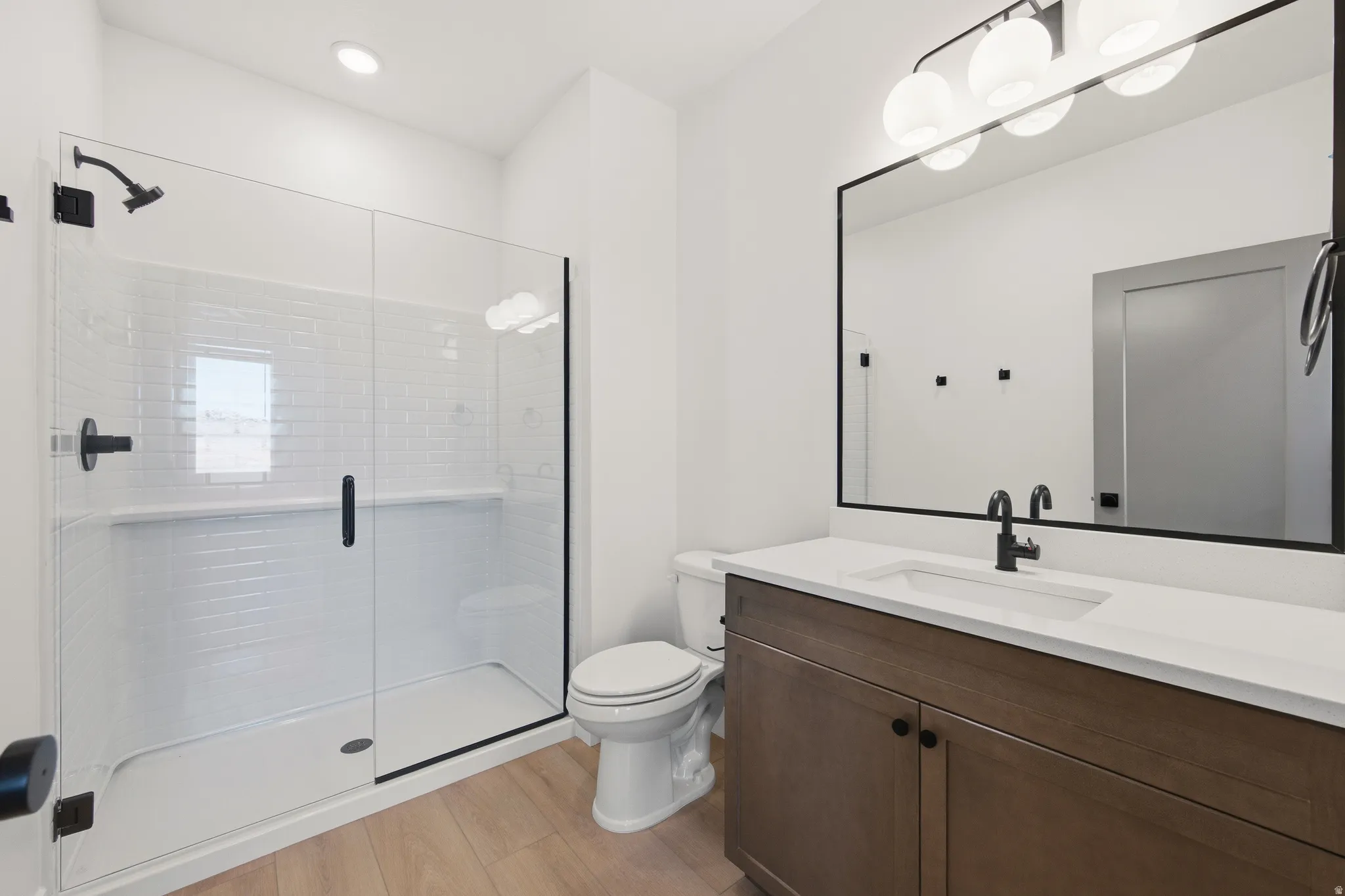 *Photo of similar unit*