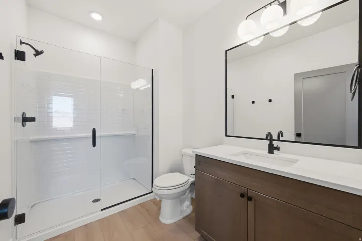 *Photo of similar unit*