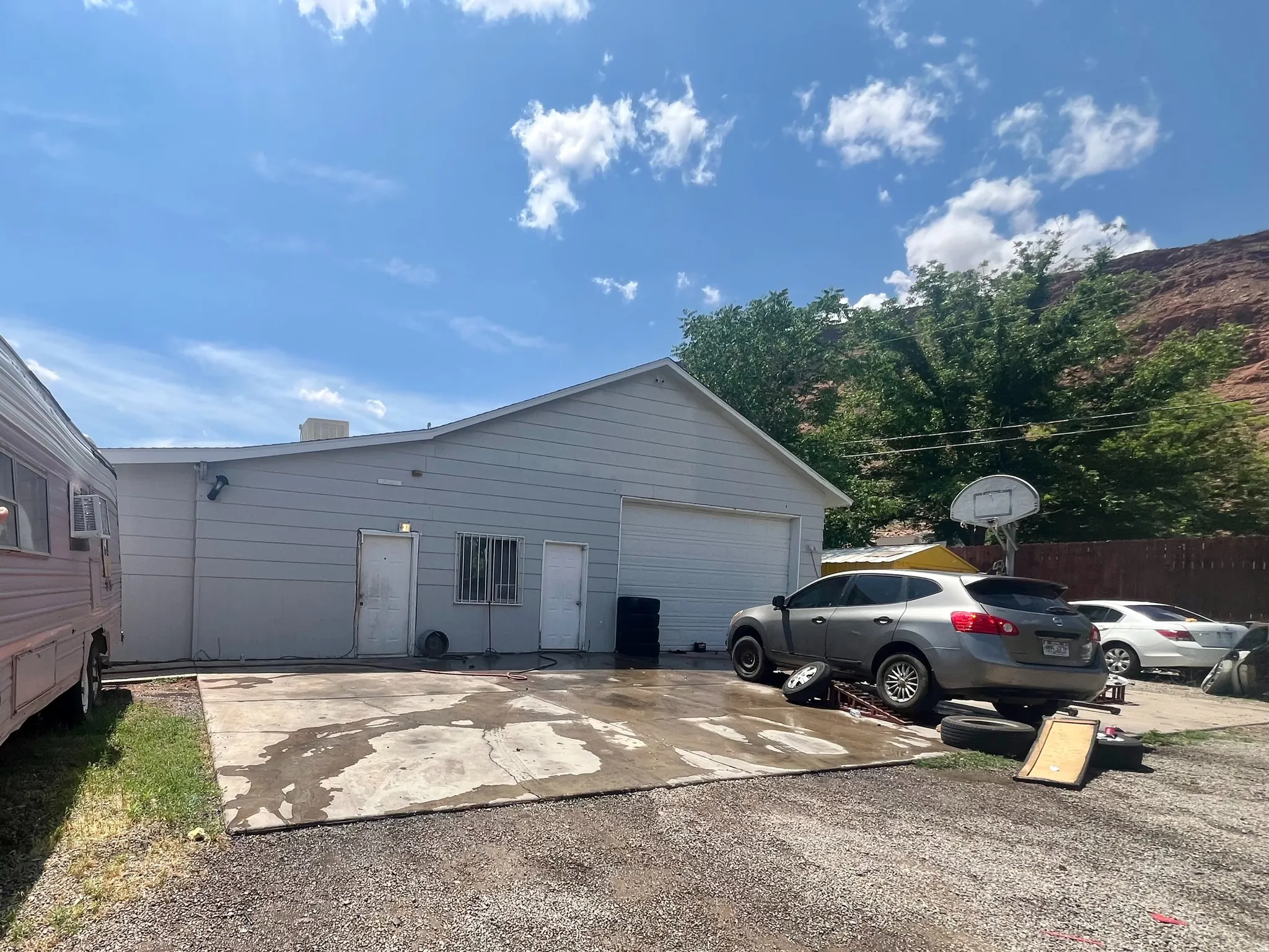 Garage/Office with potential for ADU