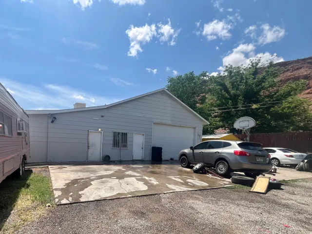 Garage/Office with potential for ADU
