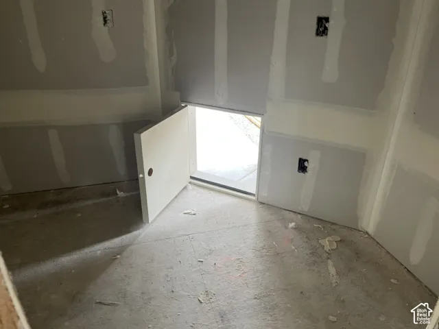 "Costco" door from the garage into the pantry