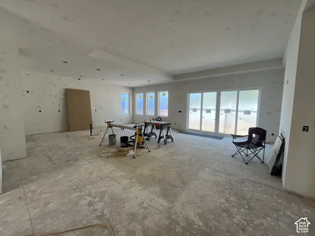 Recessed ceiling with integrated lighting