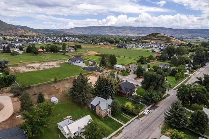 Expansive land parcels with residential development