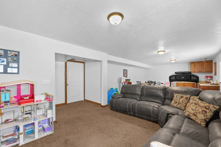 6742 S Ticklegrass Rd, West Jordan, Utah 84081