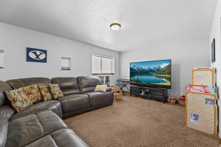 6742 S Ticklegrass Rd, West Jordan, Utah 84081