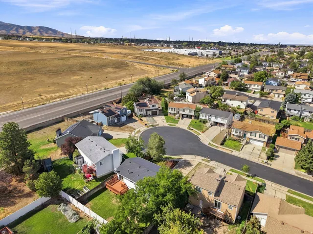 Residential neighborhood featuring a cul-de-sac and established homes