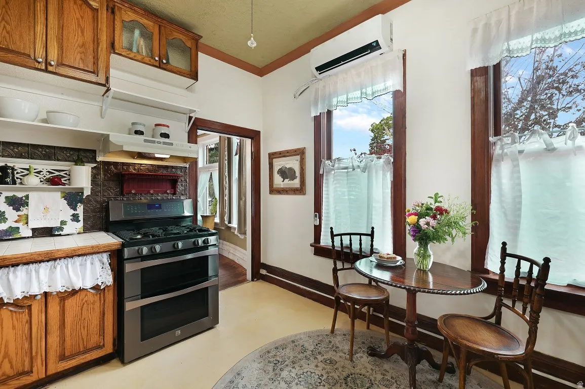 Spacious kitchen