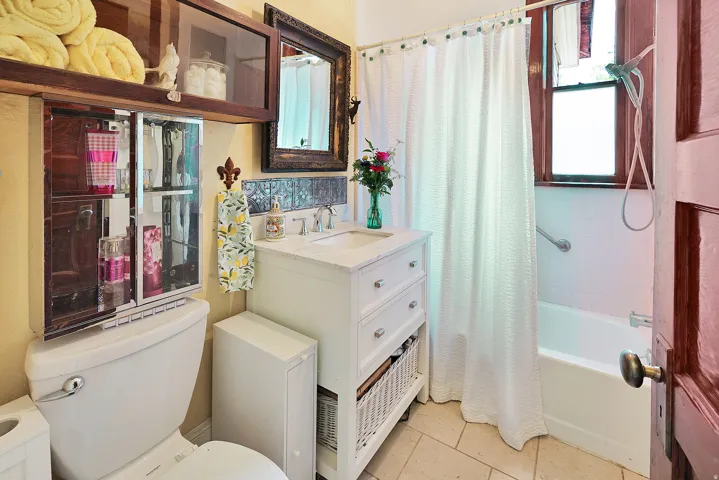 Full bathroom