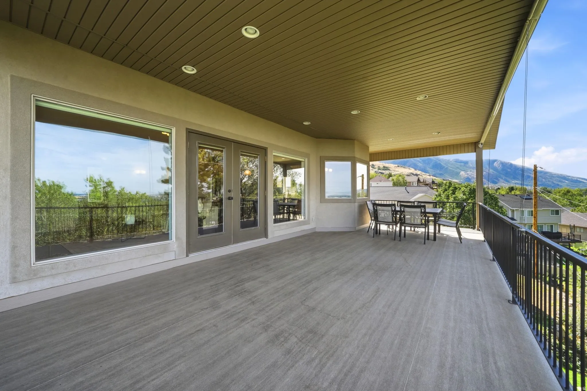 Upper Deck