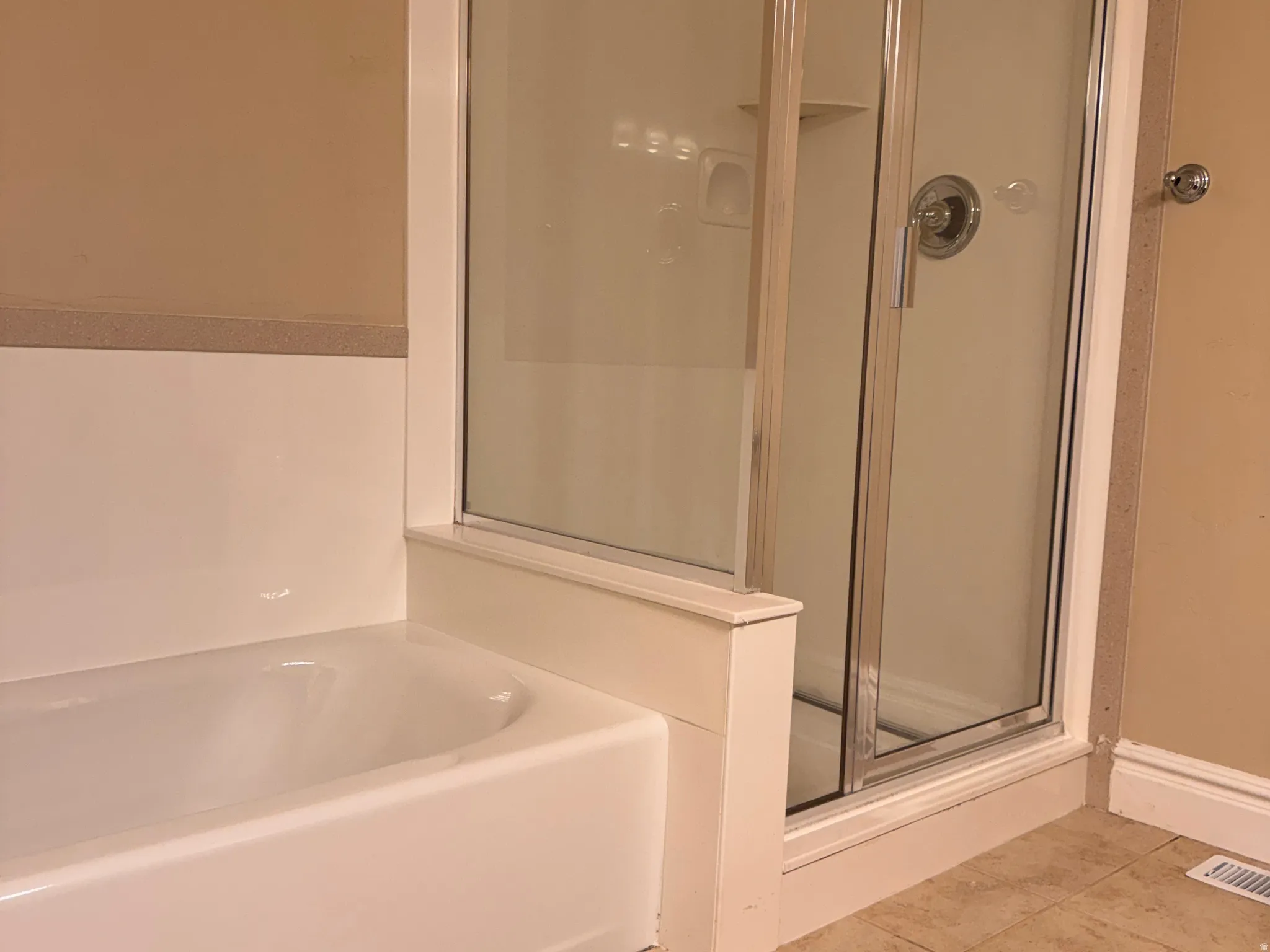 primary separate tub/shower