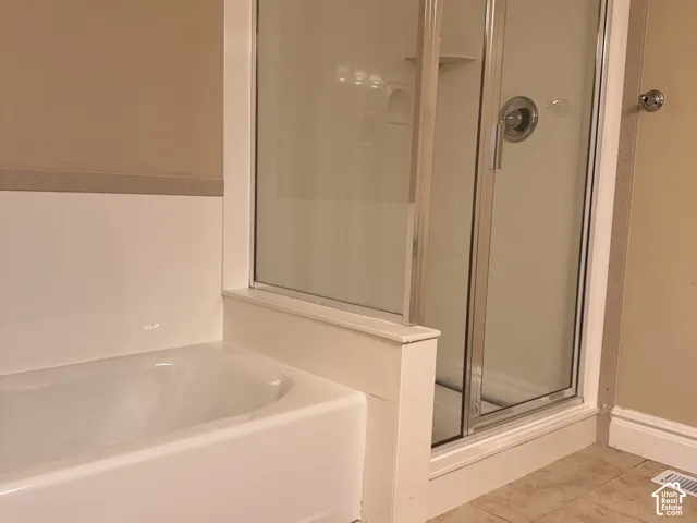 primary separate tub/shower