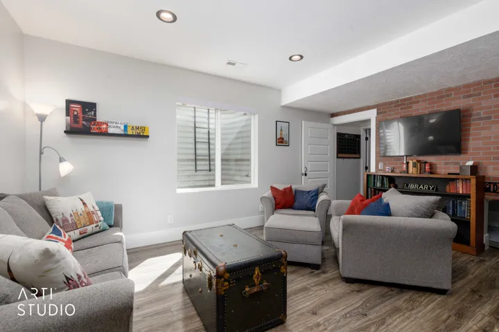 364 W Clark Cir, Farmington, Utah 84025