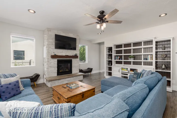 364 W Clark Cir, Farmington, Utah 84025
