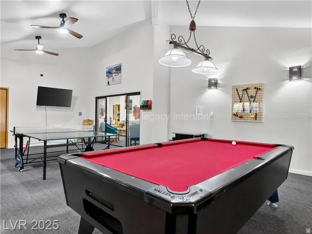 Vaulted ceiling with dual ceiling fans