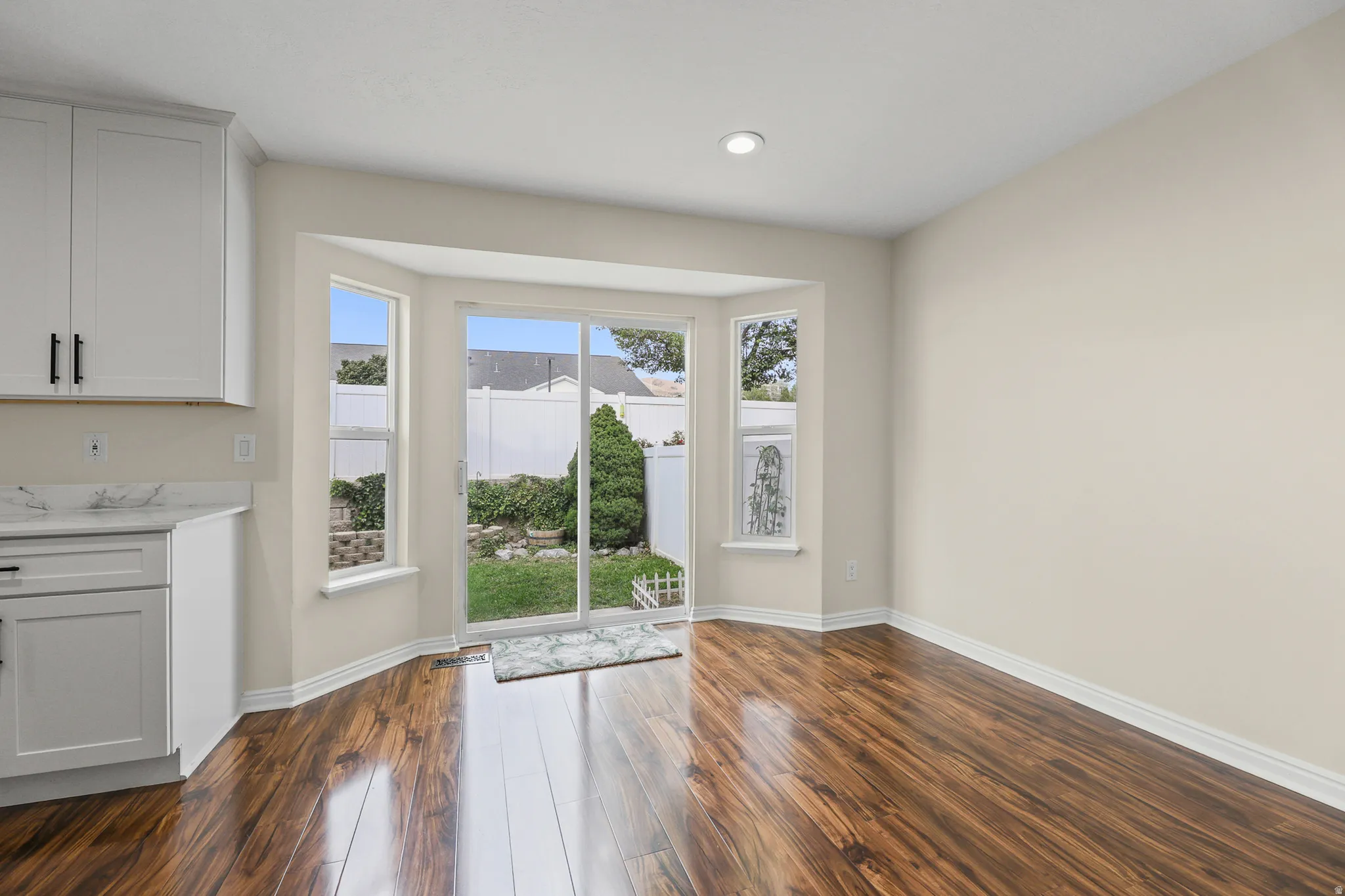 Bay window and dining area