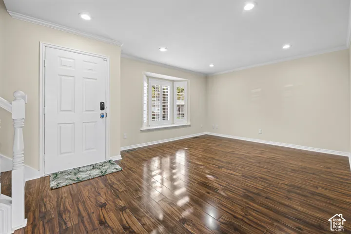 Entry area to living room