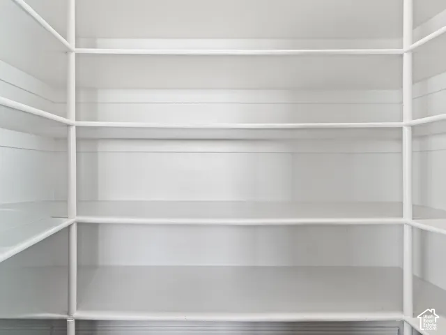 Walk in Pantry