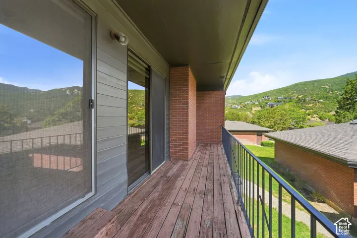 2009 Ridegwood Way, Bountiful, Utah 84010