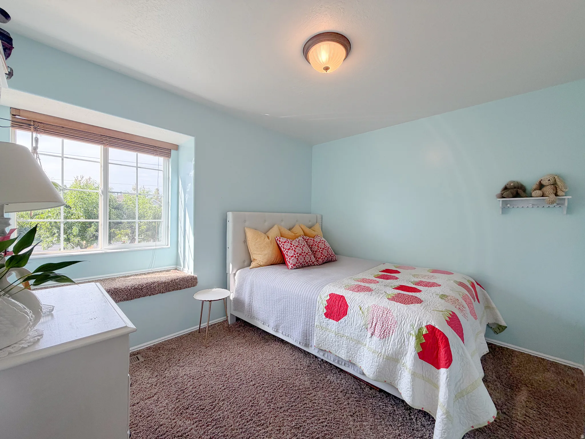 Window seat with integrated storage