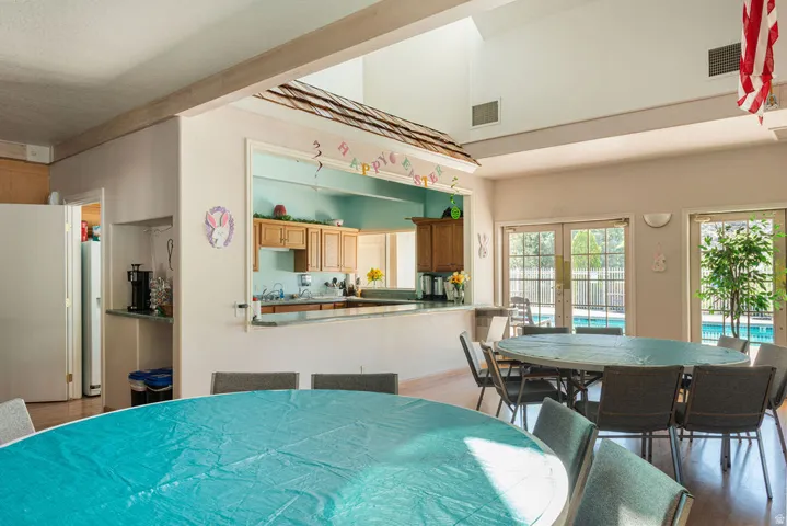 Vaulted ceilings with exposed beams