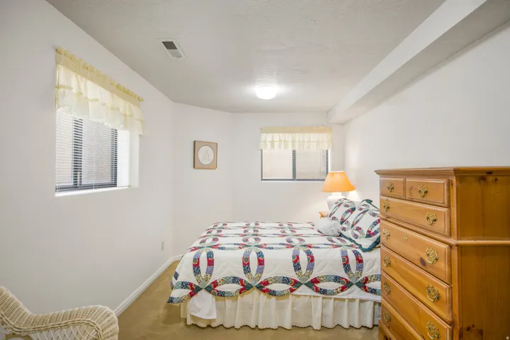 Recessed window with blinds