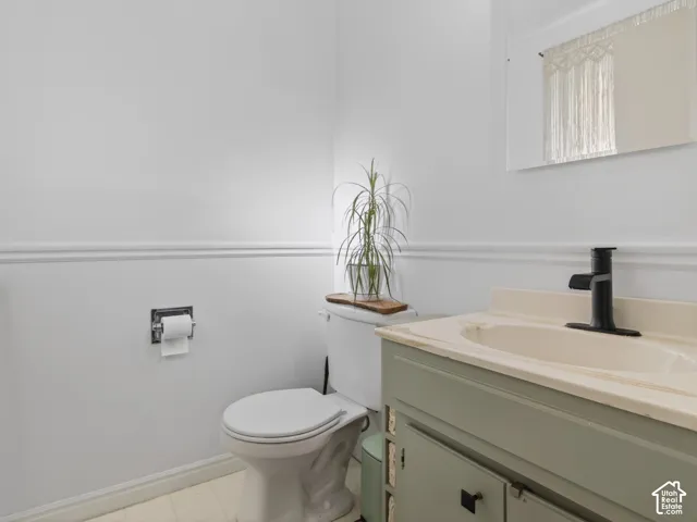 Primary Bedroom Half Bath