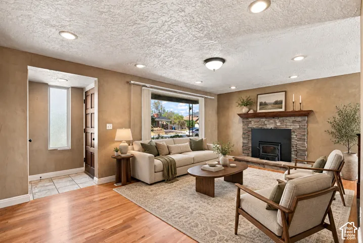 VIRTUAL STAGING