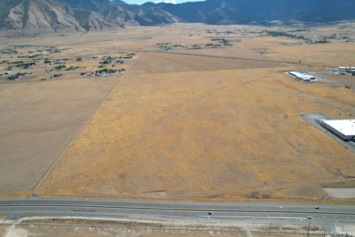 Expansive land parcel with highway frontage