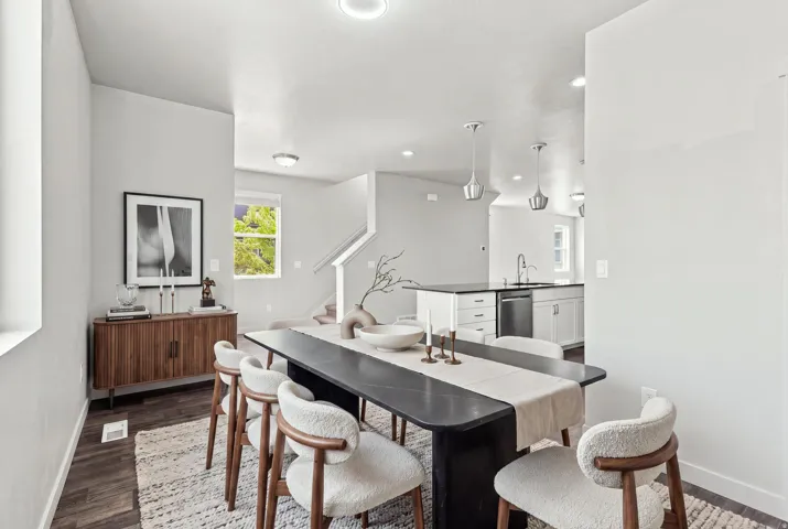 Virtually staged dining area