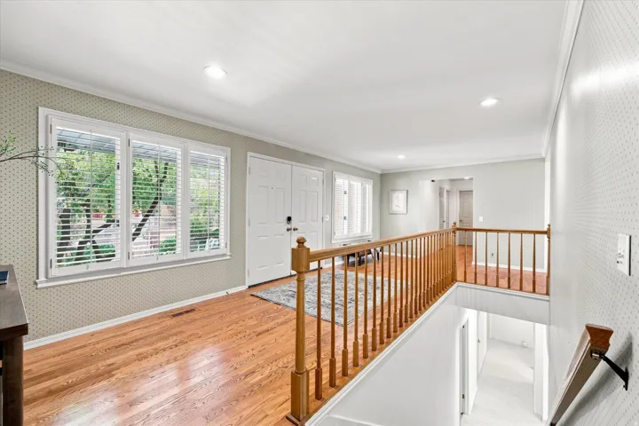 Welcoming front entry - spacious and bright.