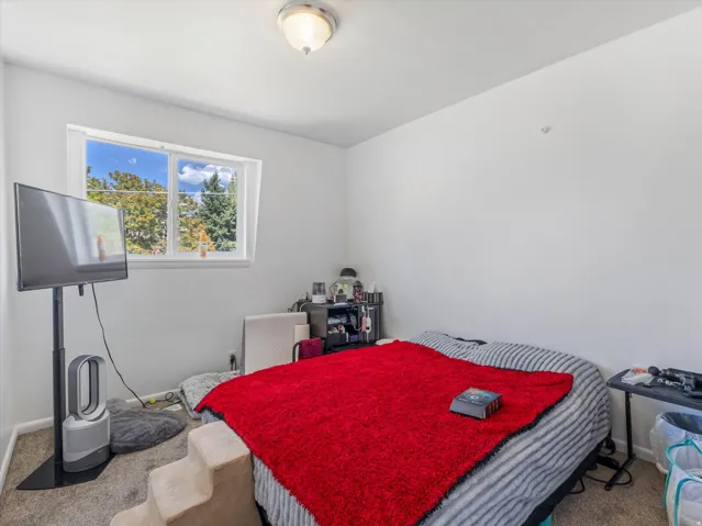 Wall-mounted light fixture