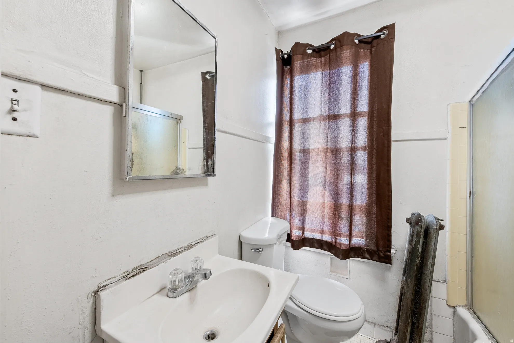 Common Area Bathroom 2