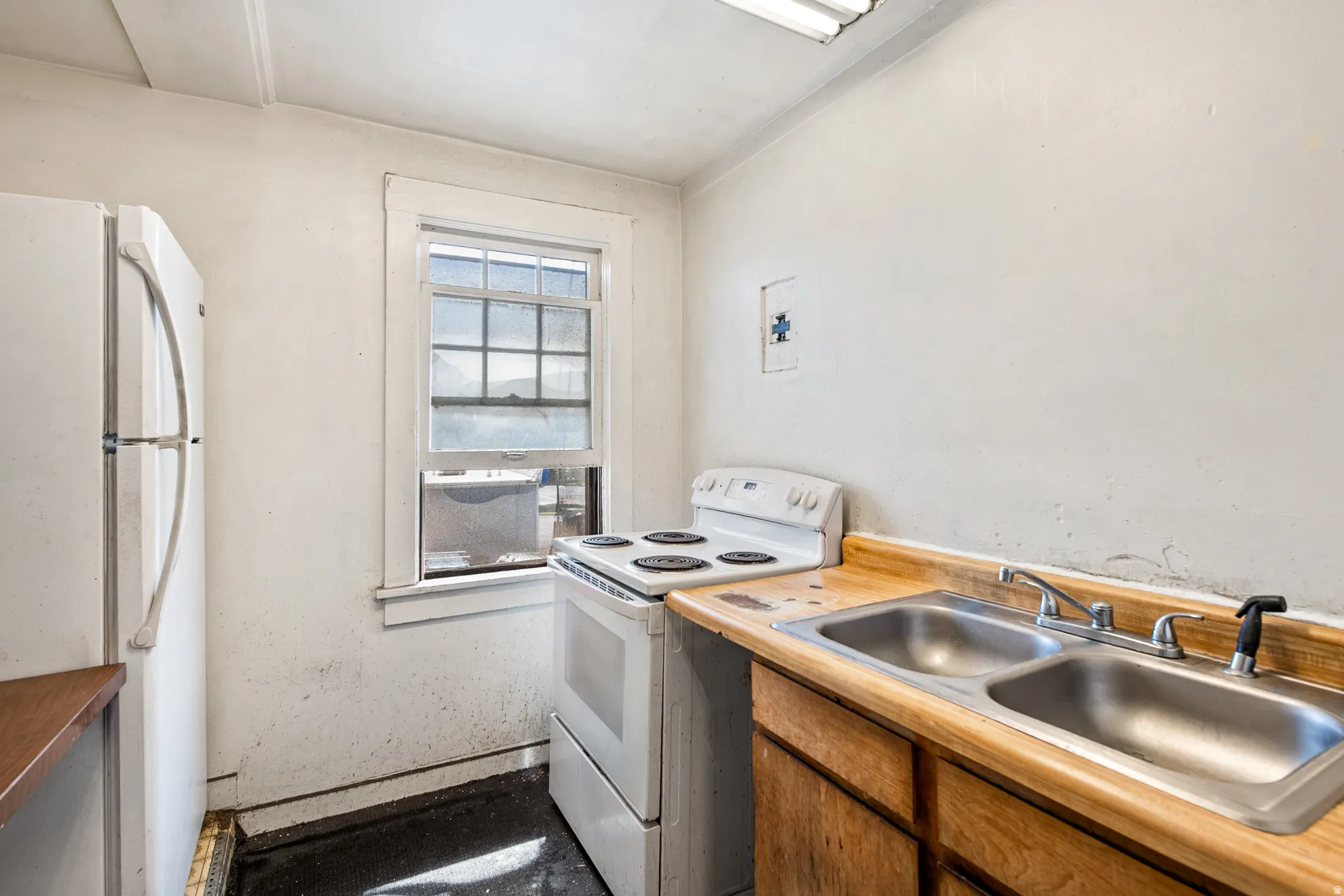 Common Area Kitchen