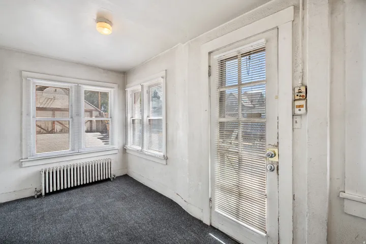 1-Bedroom Apartment