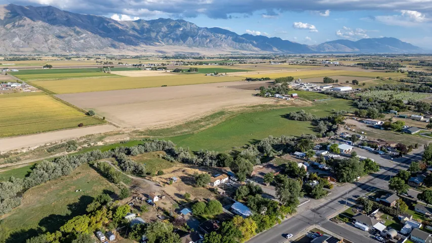 547 S Tremont St, Tremonton, Utah 84337