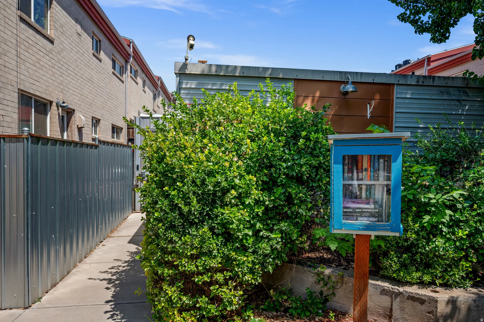 Mini community library.