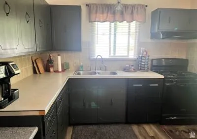 15 W Booth, Lava Hot Springs, Idaho 83246