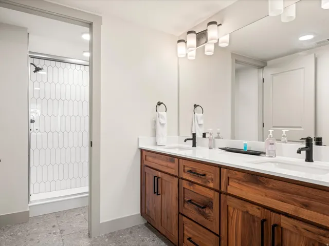 35 E 150 S #e101, Garden City, Utah 84028