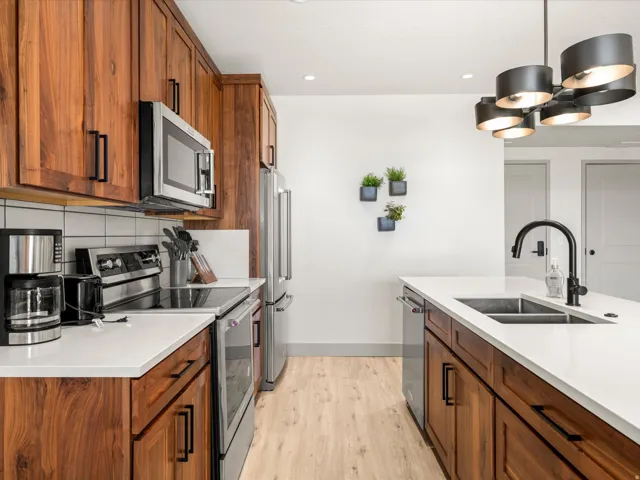 35 E 150 S #e101, Garden City, Utah 84028