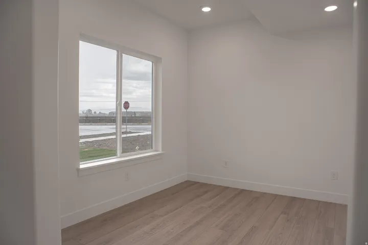 Office/formal living room