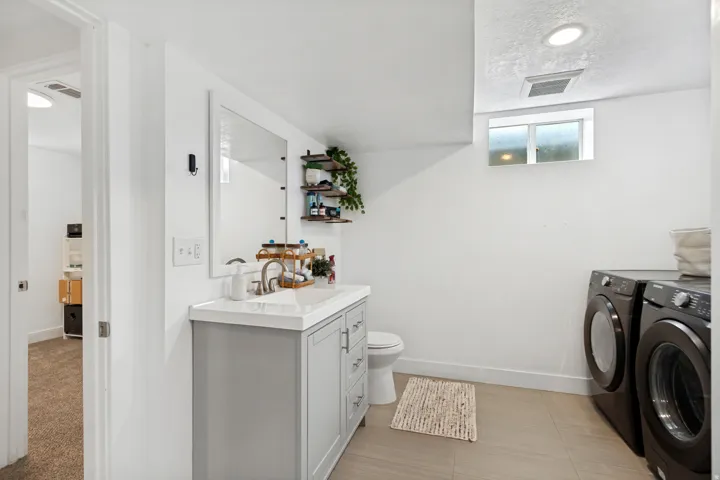 Basement Full Bath / Laundry